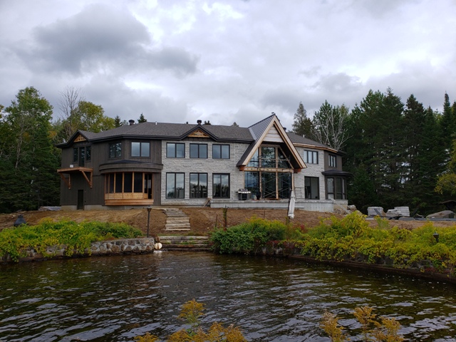Résidence au bord d'un lac